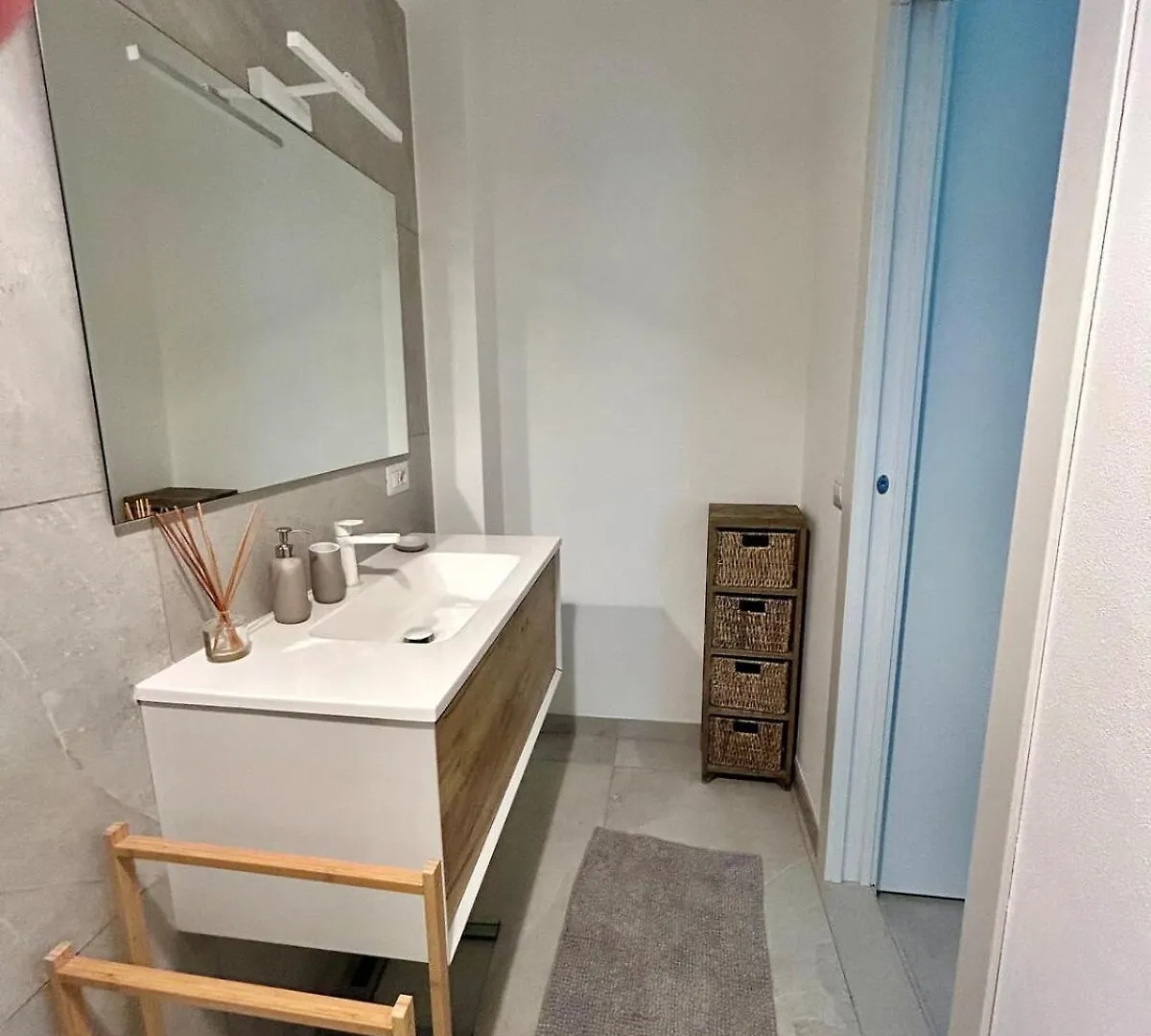 Affascinante Bilocale Ristrutturato In Zona Verde Milaan Appartement